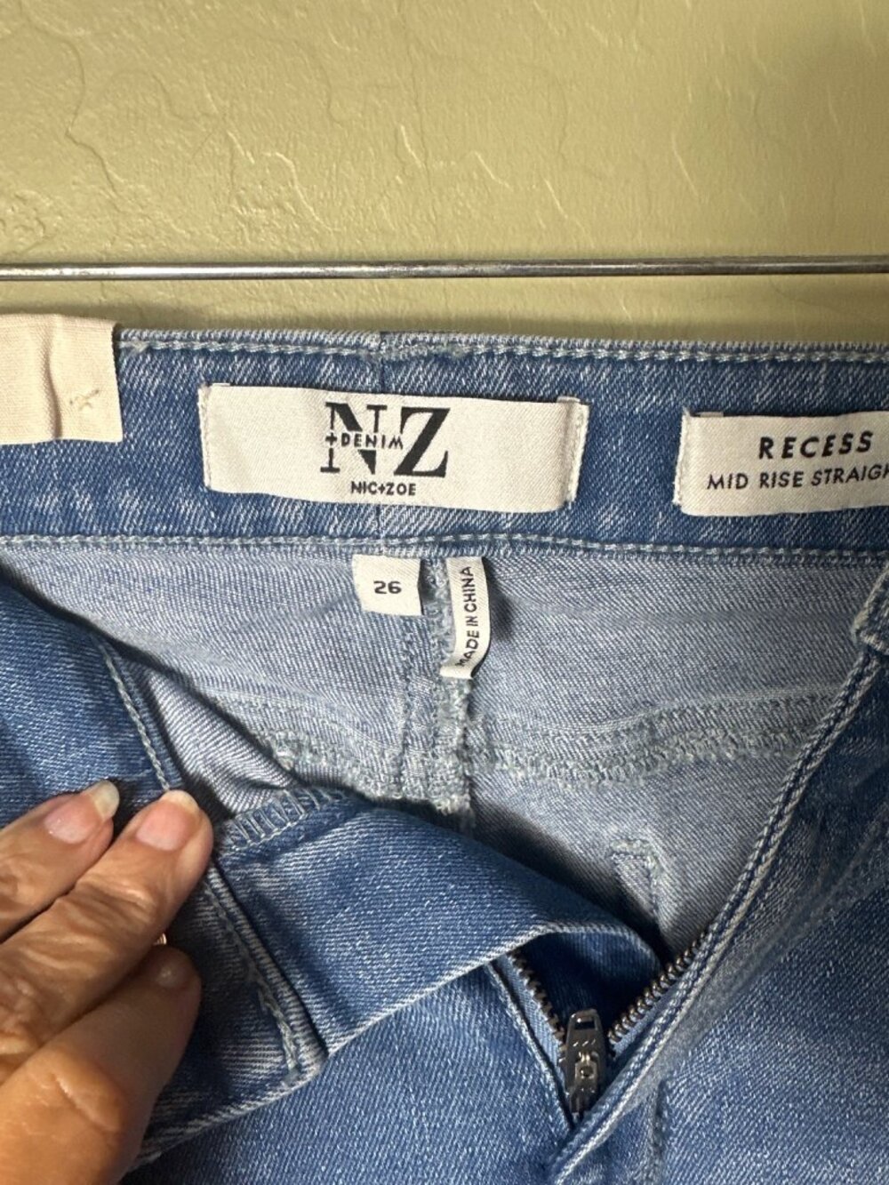 NIC+ZOE Women's "26" Recess Straight Ankle Jeans, Silverstone - Picture 5 of 8